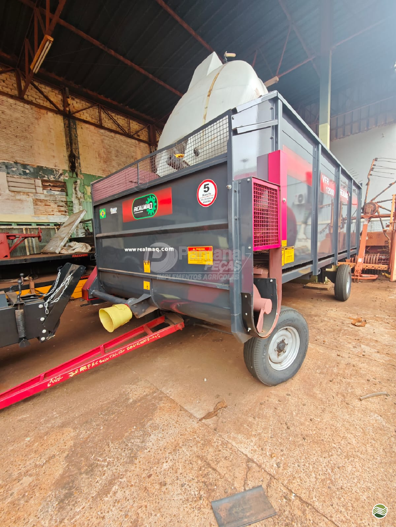 IMPLEMENTOS AGRICOLAS VAGAO FORRAGEIRO VAGÃO FORRAGEIRO Pantanal Peças e Implementos Agrícolas - Mahindra - Dourados DOURADOS MATO GROSSO DO SUL MS